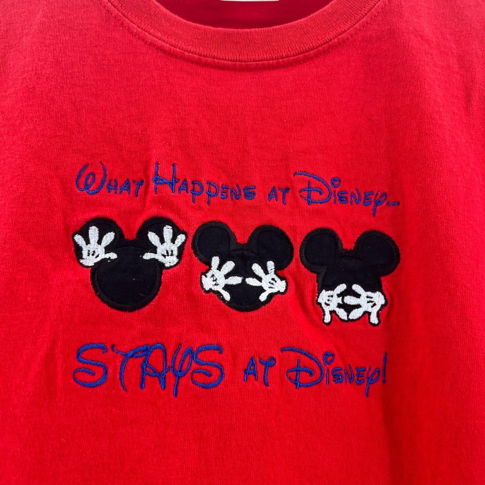 Gildan Disney Mickey Mouse What Happens At Disney Red Sitched XXL